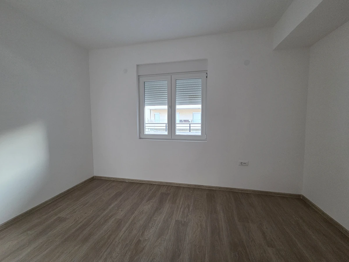 Нов стан 73 м² во Караорман, Гевгелија – пространа внатрешна просторија