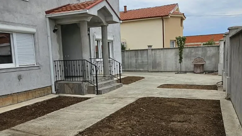 Haus mit Hof zum Verkauf in Karaorman, Gevgelija